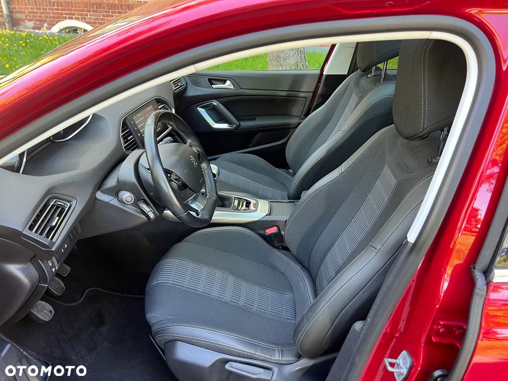 Peugeot 308 1.2 PureTech Allure S&S - 12