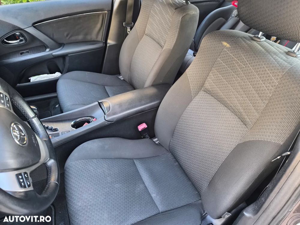 Toyota Avensis 2.2 D-CAT Luxury Aut - 8