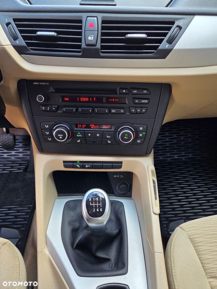 BMW X1 sDrive18i xLine - 11