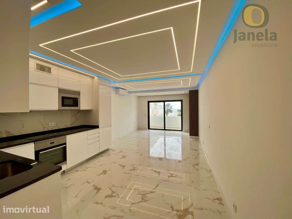 Apartamento T2 Remodelado com Vista Mar em Quarteira - A Sua Oportu... - Grande imagem: 2/28
