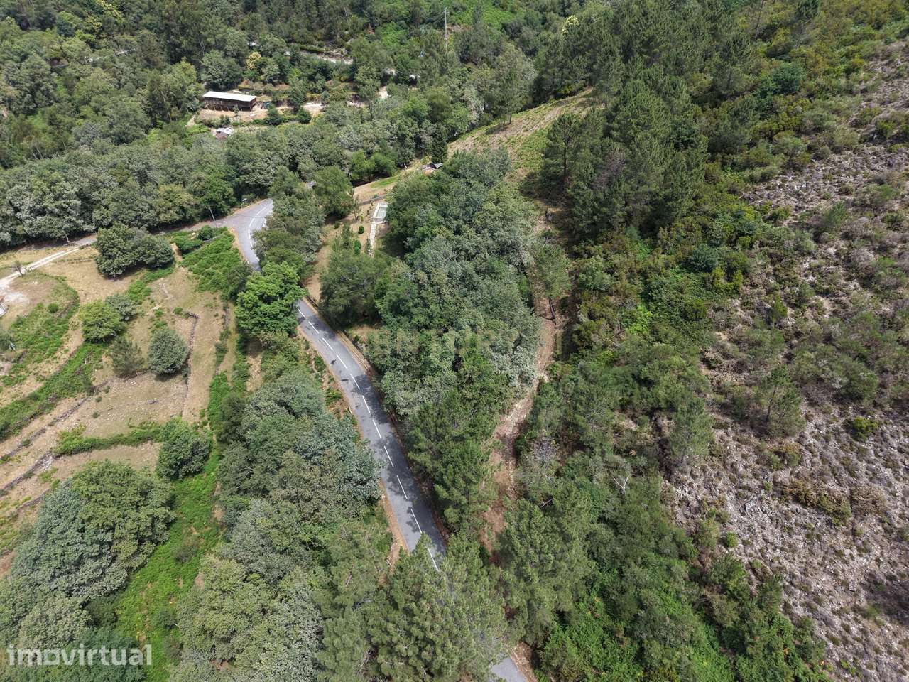 Moradia com terreno em Adrão, Arcos de Valdevez - Grande imagem: 2/18