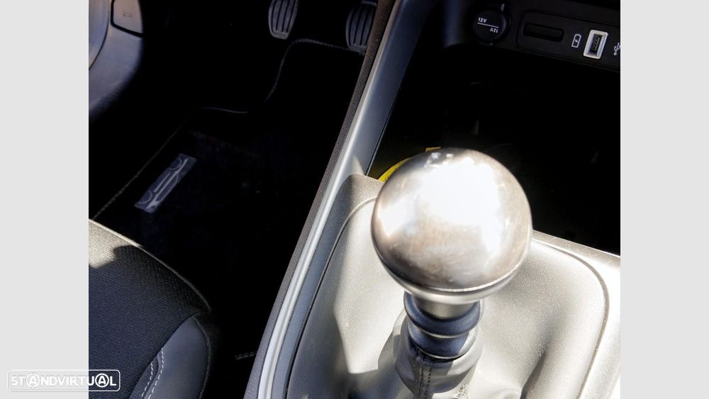 Jeep Avenger 1.2 GSE T3 Altitude - 23