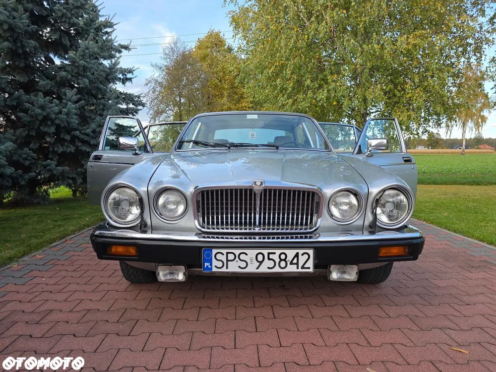 Jaguar XJ - 20