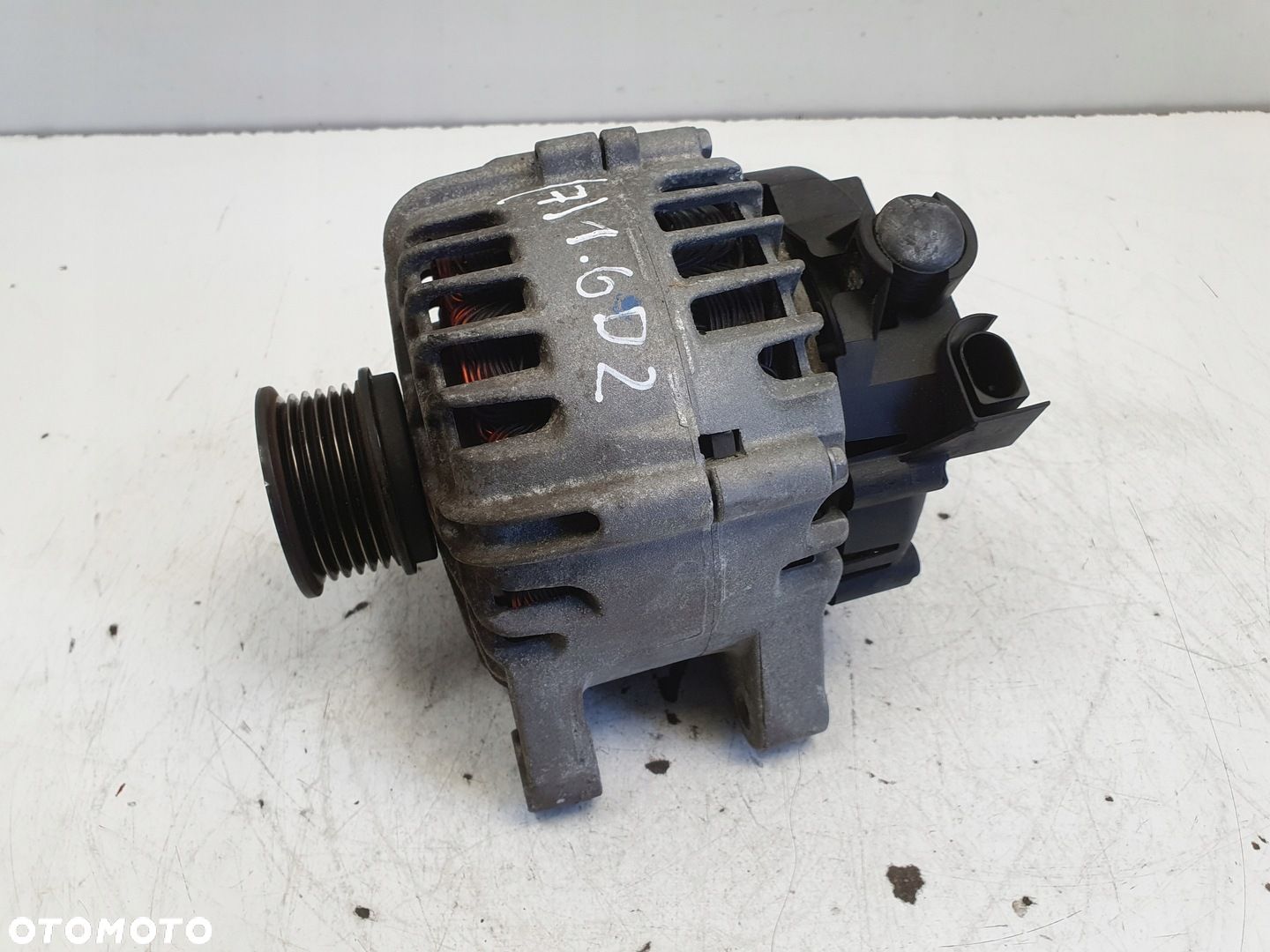 Volvo C30 D2 1.6 D ALTERNATOR 30659389 oryginał - 1