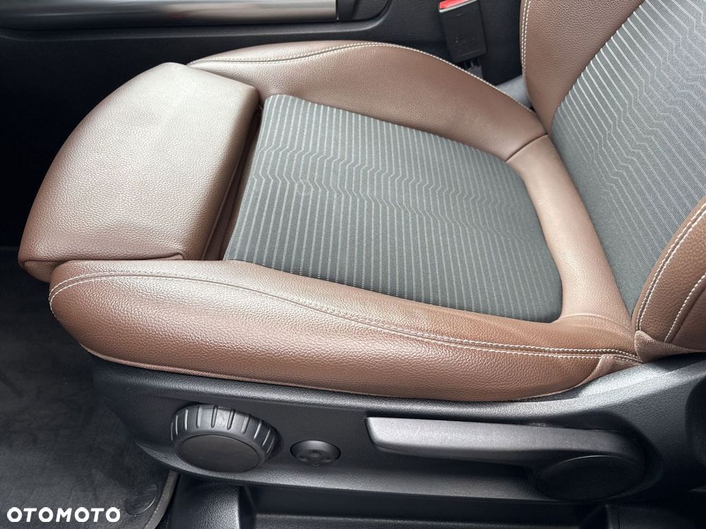 Mercedes-Benz GLA 200 - 12