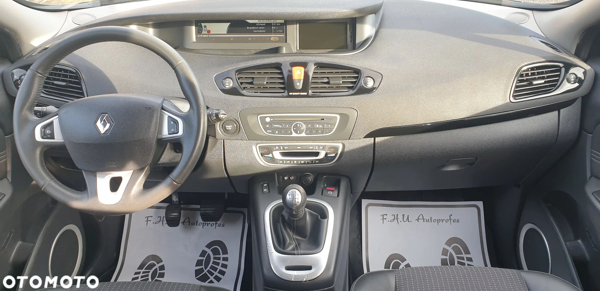 Renault Scenic TCe 130 Luxe - 13