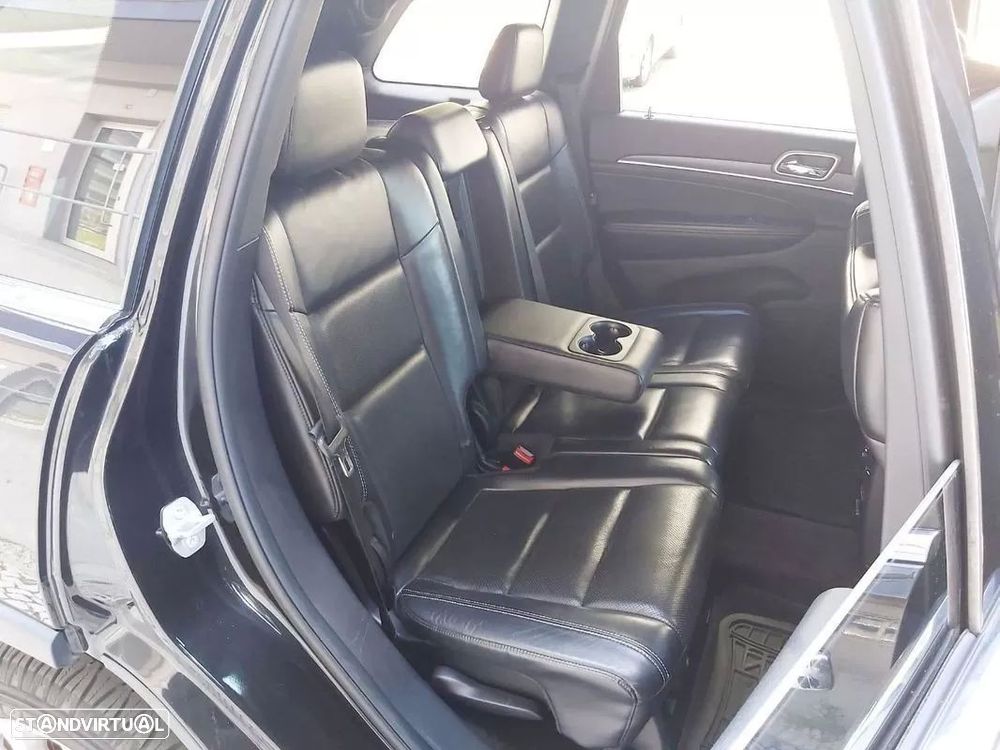 Jeep Grand Cherokee - 31
