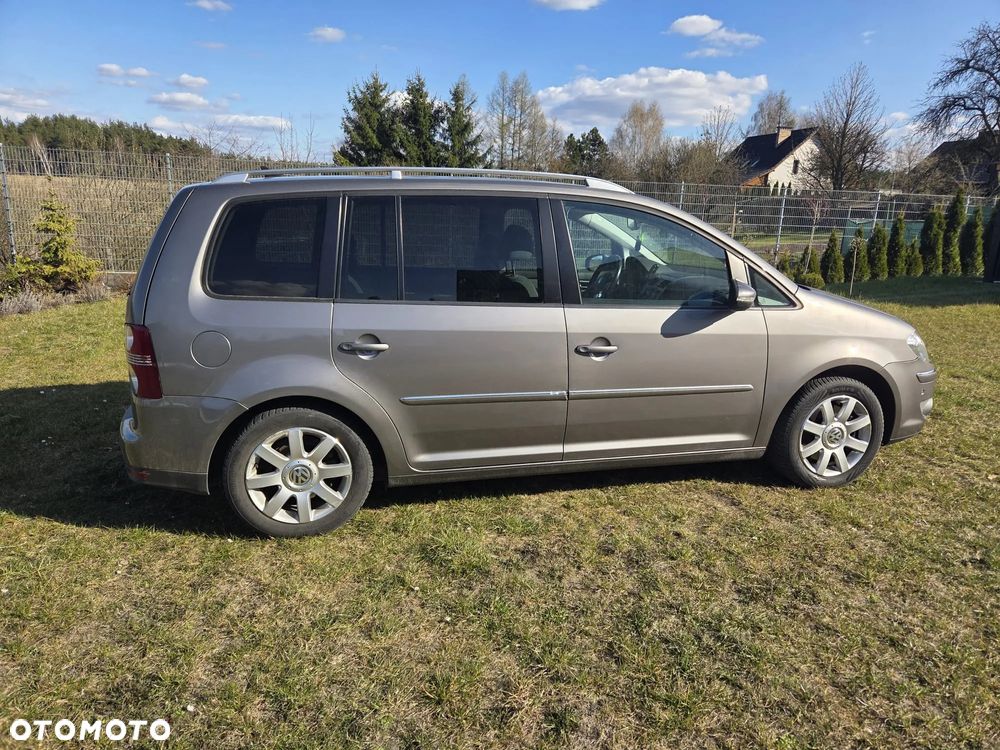 Volkswagen Touran 2.0 TDI DPF Highline DSG - 6