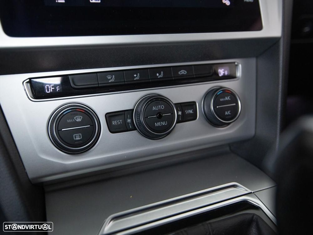 VW Passat Variant 2.0 TDi Business Package DSG - 16