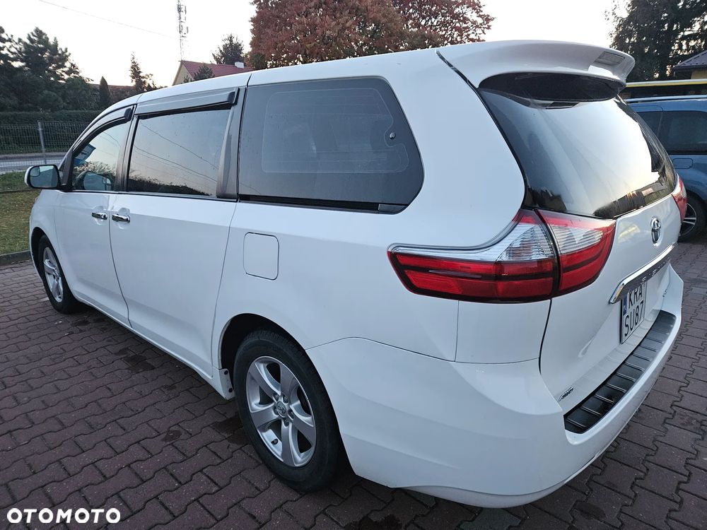 Toyota Sienna 3.5 V6 XLE AWD - 4