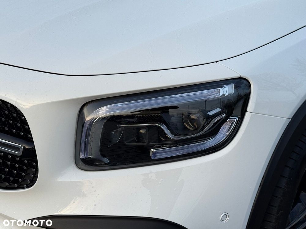 Mercedes-Benz GLB - 11