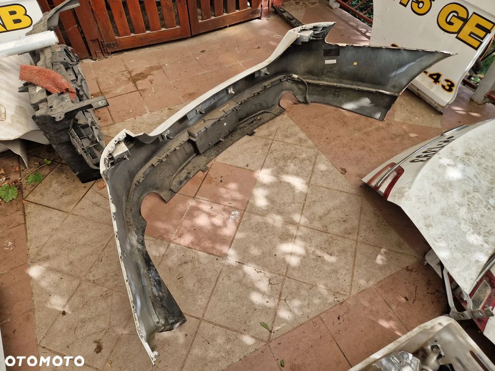 Ford Taurus Tylny Zderzak 2015 - 3