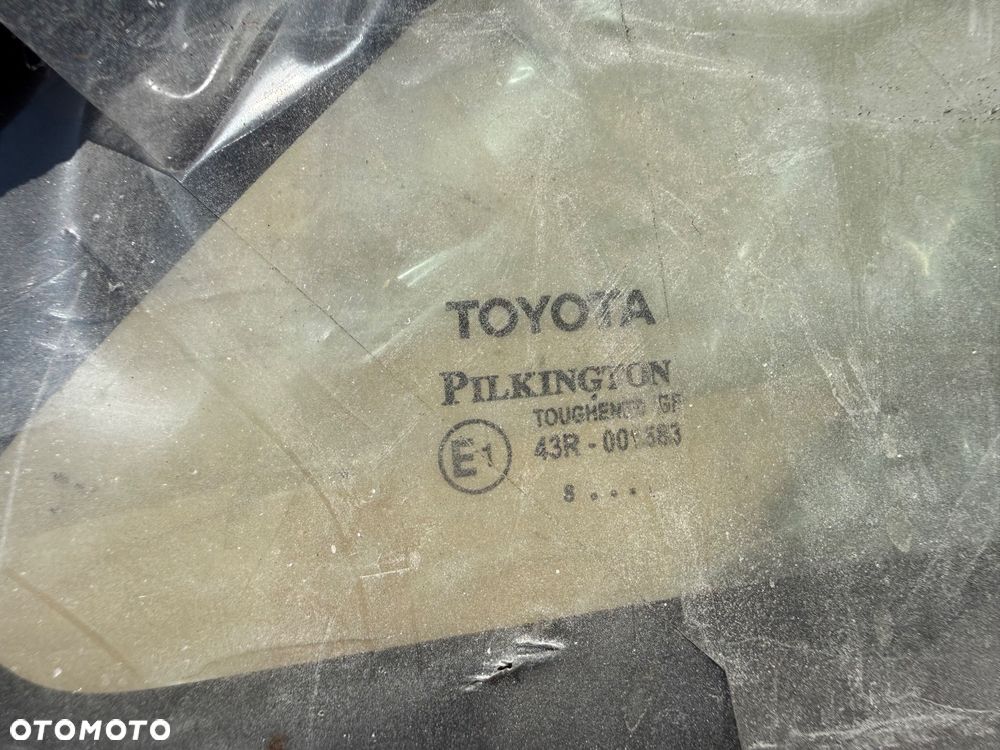 TOYOTA AURIS II KOMBI 2018 SZYBA TYLNA PRAWA ORYGINAŁ NOWA - 4