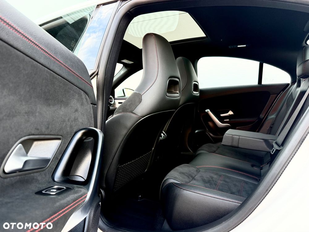 Mercedes-Benz CLA - 26