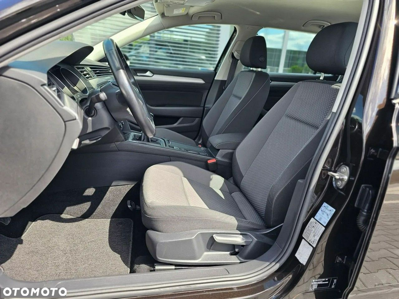 Volkswagen Passat - 25