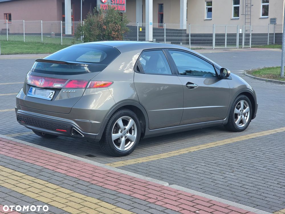 Honda Civic 1.8i-VTEC Sport - 14