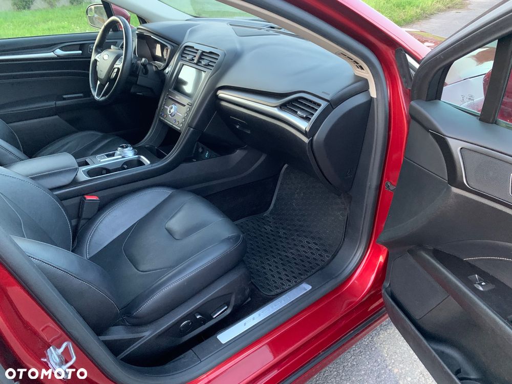 Ford Mondeo 2.0 EcoBoost Titanium - 25