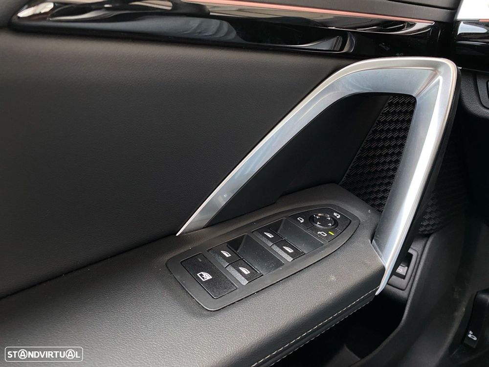 BMW iX1 eDrive20 xLine - 10