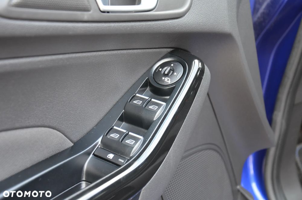 Ford Fiesta 1.0 EcoBoost STart-Stop Titanium - 9