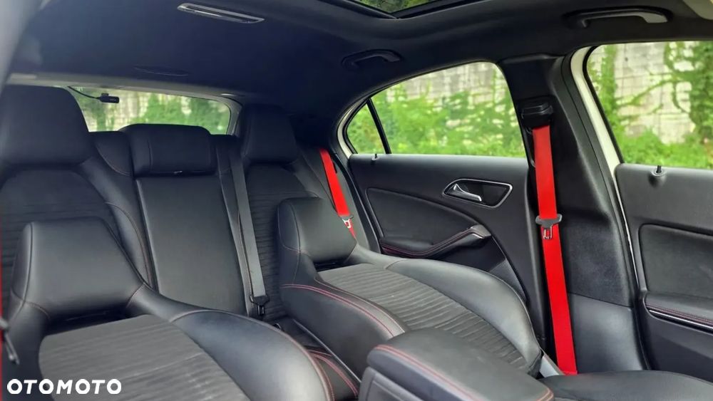 Mercedes-Benz Klasa A AMG 45 4Matic AMG Speedshift 7G-DCT - 11