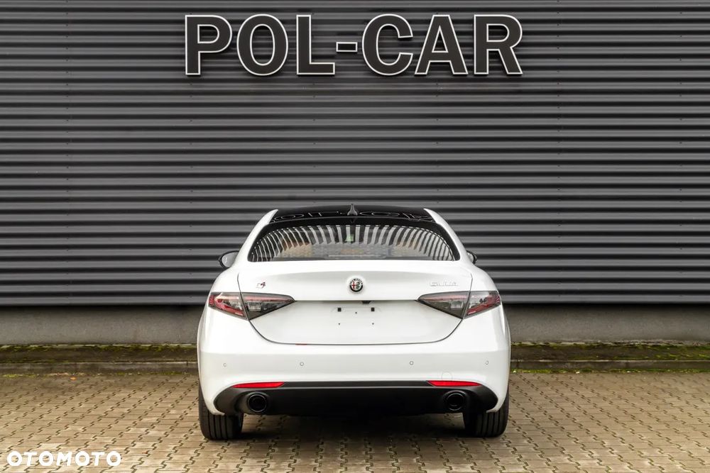 Alfa Romeo Giulia 2.0 Turbo TI Q4 - 14