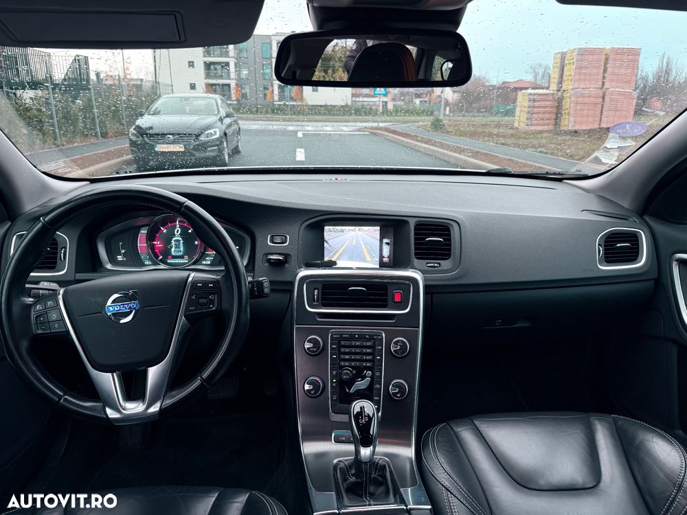 Volvo V60 D5 Geartronic Summum - 9