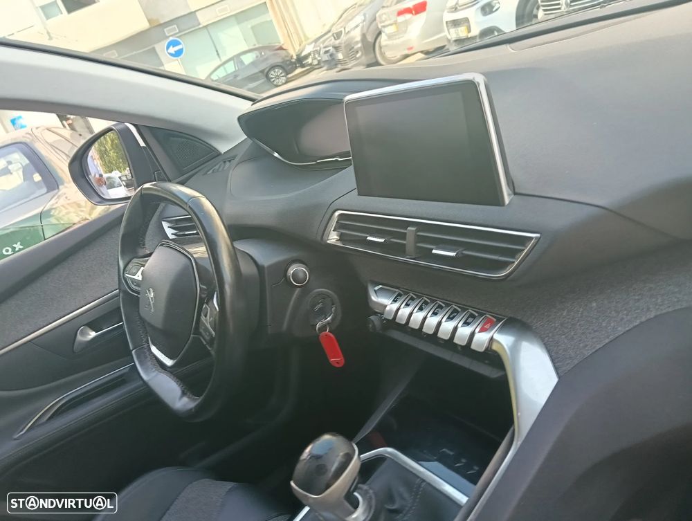 Peugeot 5008 1.5 BlueHDi GT Line J19 — fotografia 16