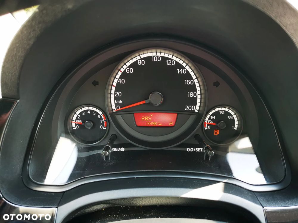Volkswagen up! high - 17