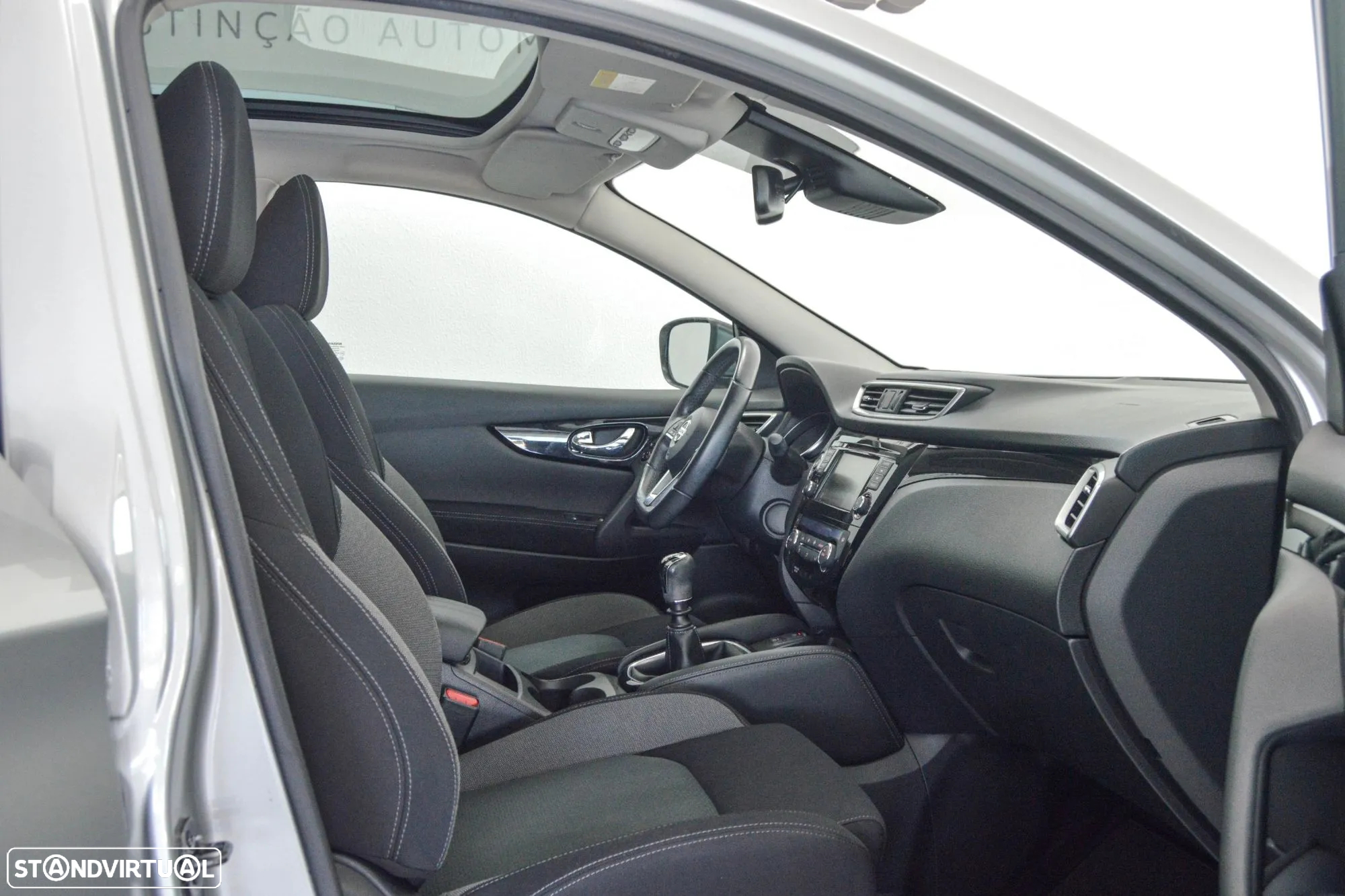 Nissan Qashqai 1.5 dCi N-Connecta J18 - 25