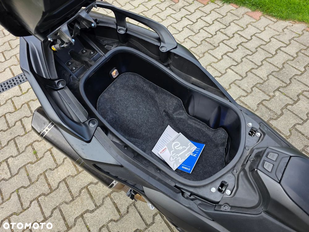Yamaha Tmax - 25