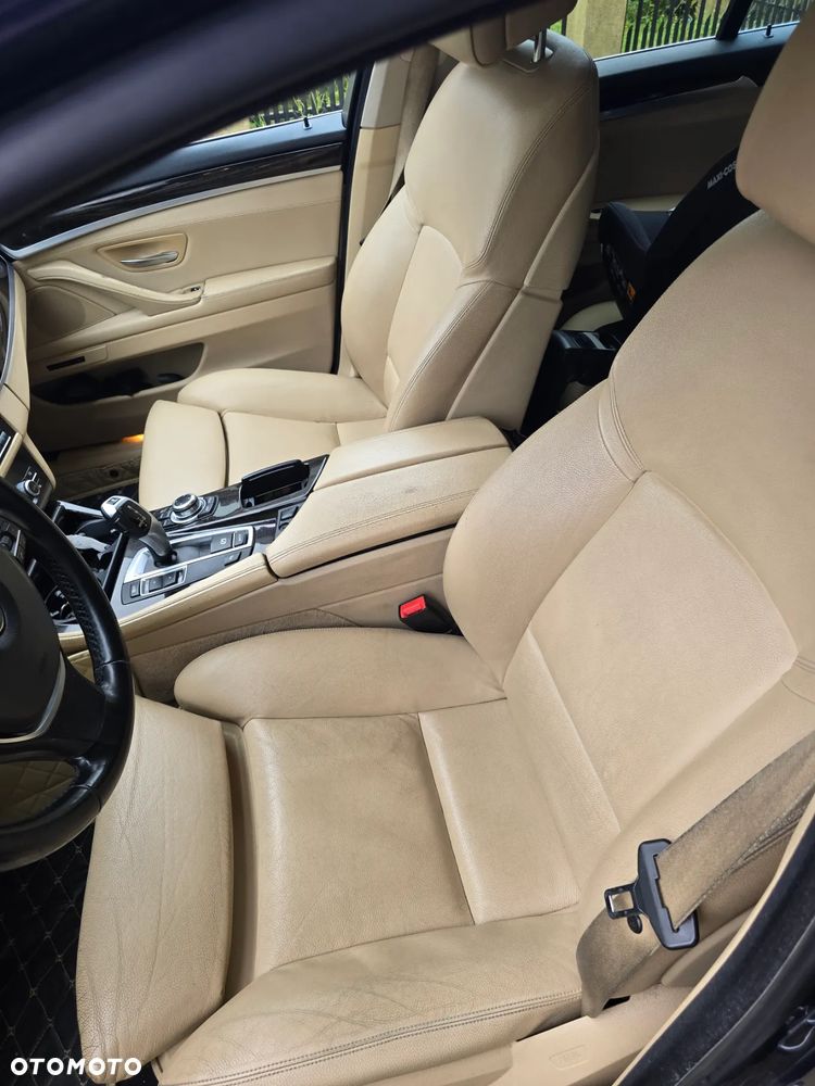BMW Seria 5 525d Touring - 4