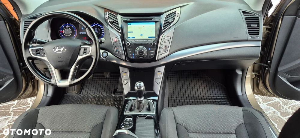 Hyundai i40 i40cw 1.7 CRDi Fifa World Cup Edition - 24