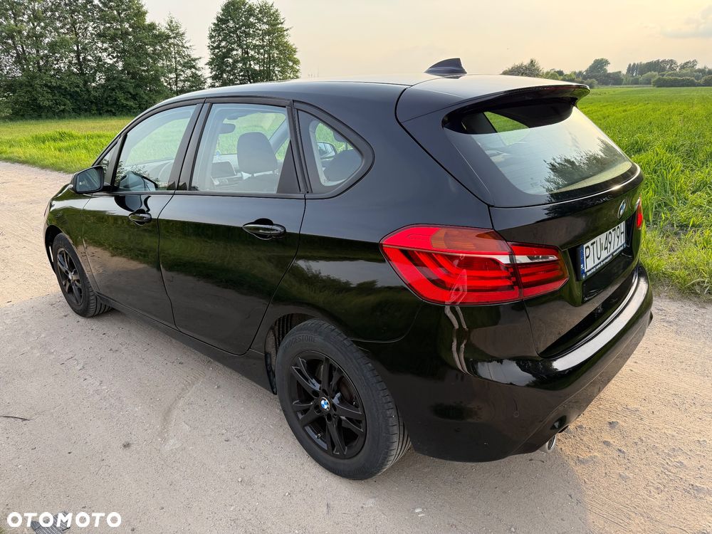 BMW Seria 2 218d - 5