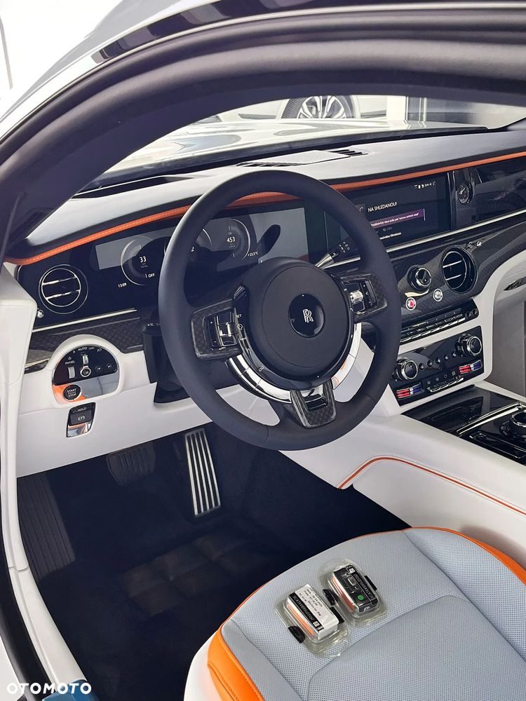 Rolls-Royce Spectre - 15