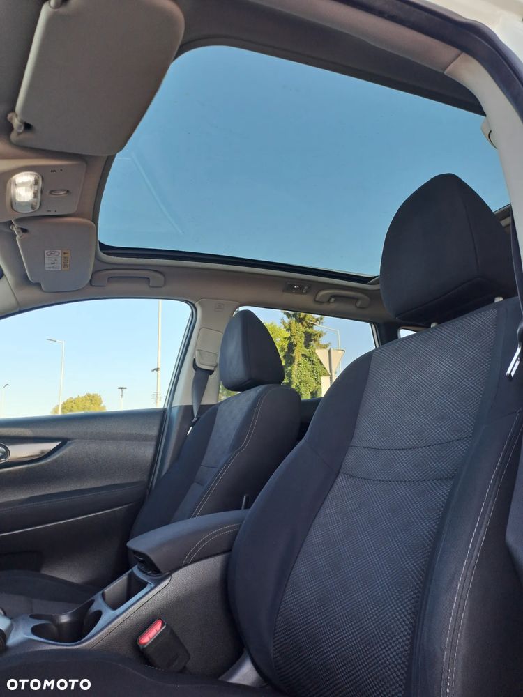 Nissan Qashqai 1.6 DCi Xtronic TEKNA - 17