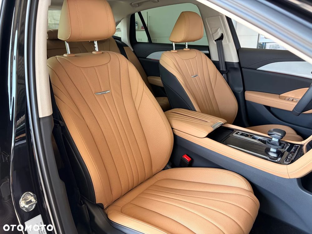 Hongqi H5 2.0T Deluxe - 9