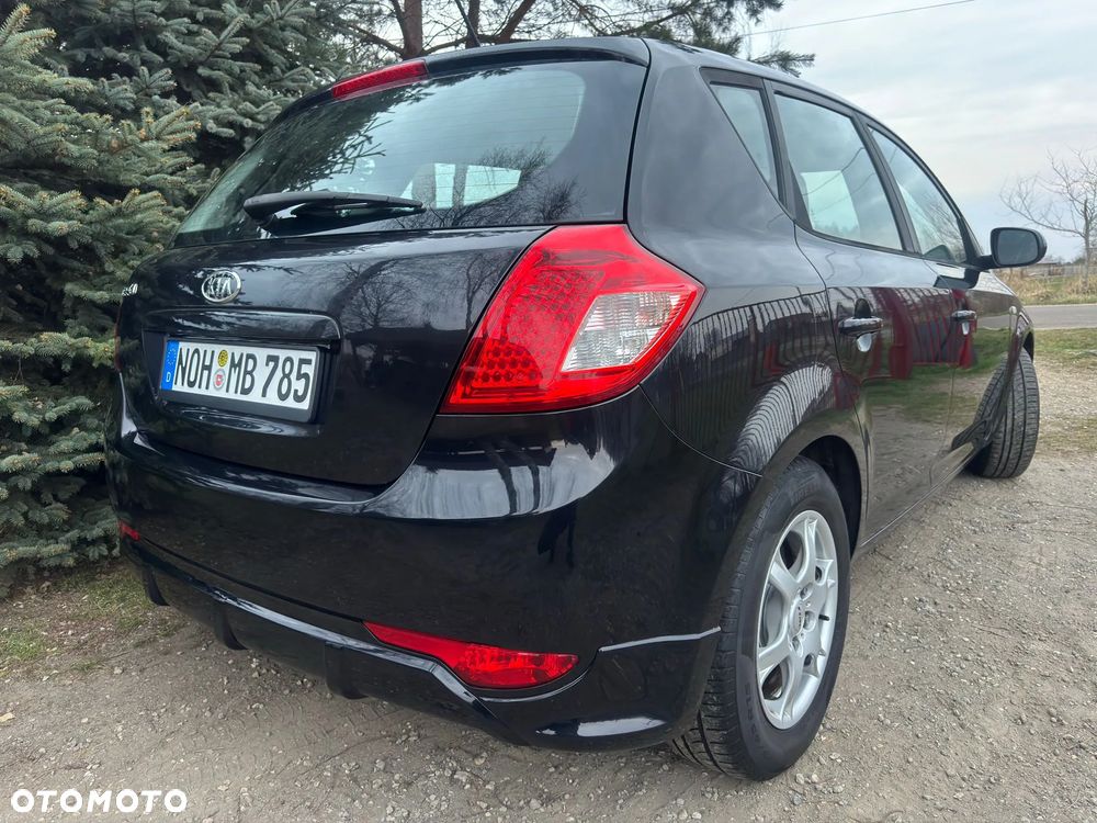 Kia Ceed 1.4 CVVT Dream-Team Edition - 2