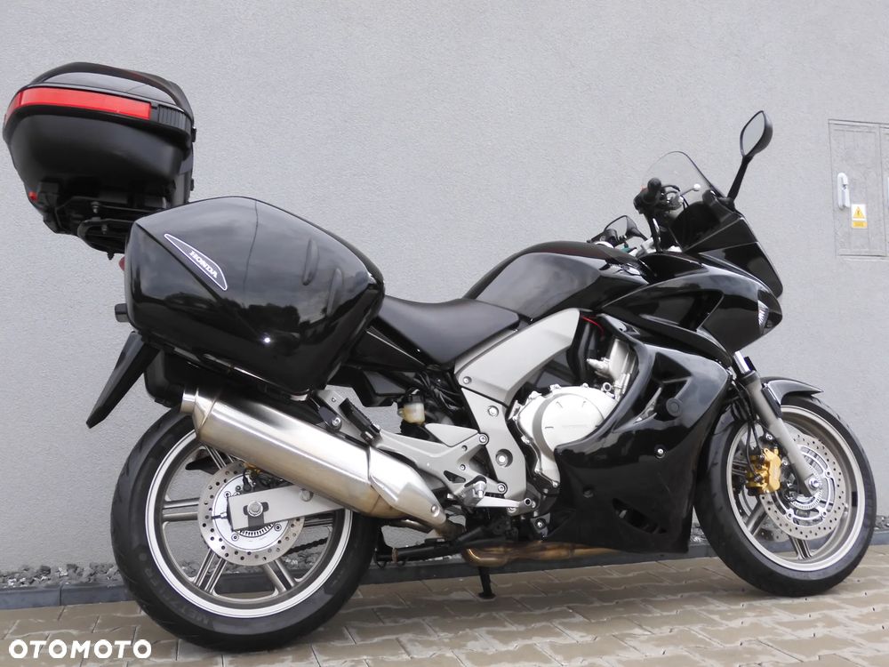 Honda CBF - 37
