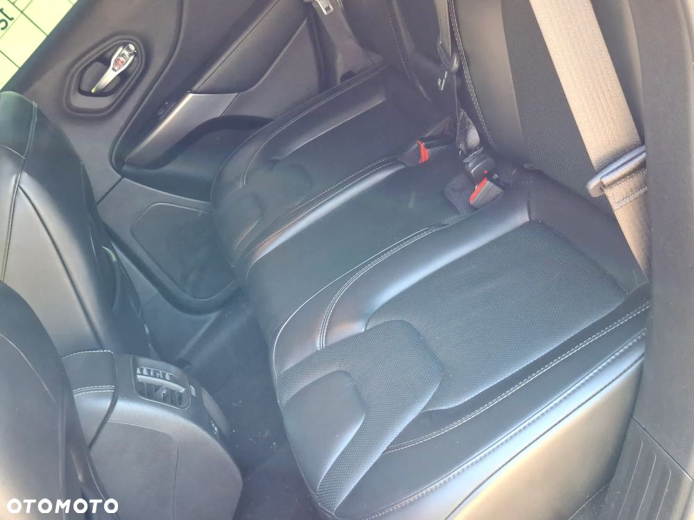Jeep Cherokee - 20