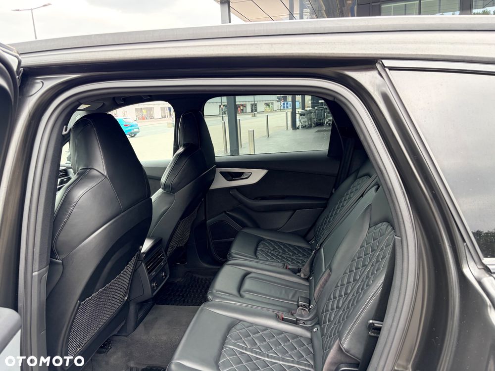 Audi Q7 - 7