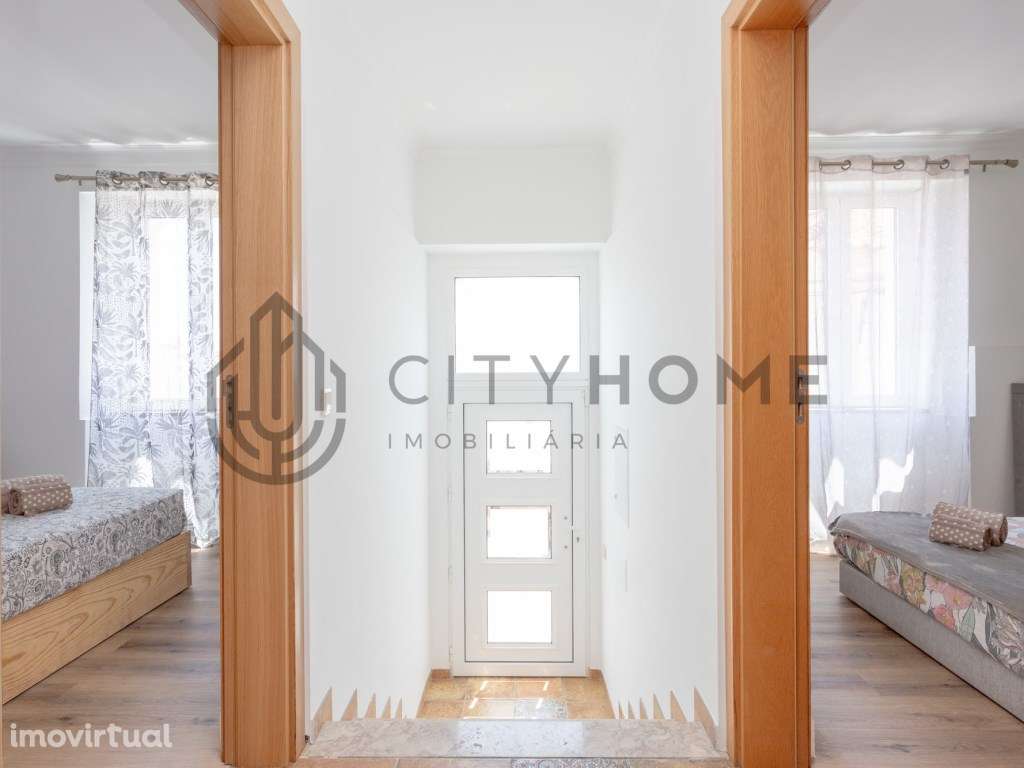 Moradia T5 remodelada, com garagem - Grande imagem: 2/42