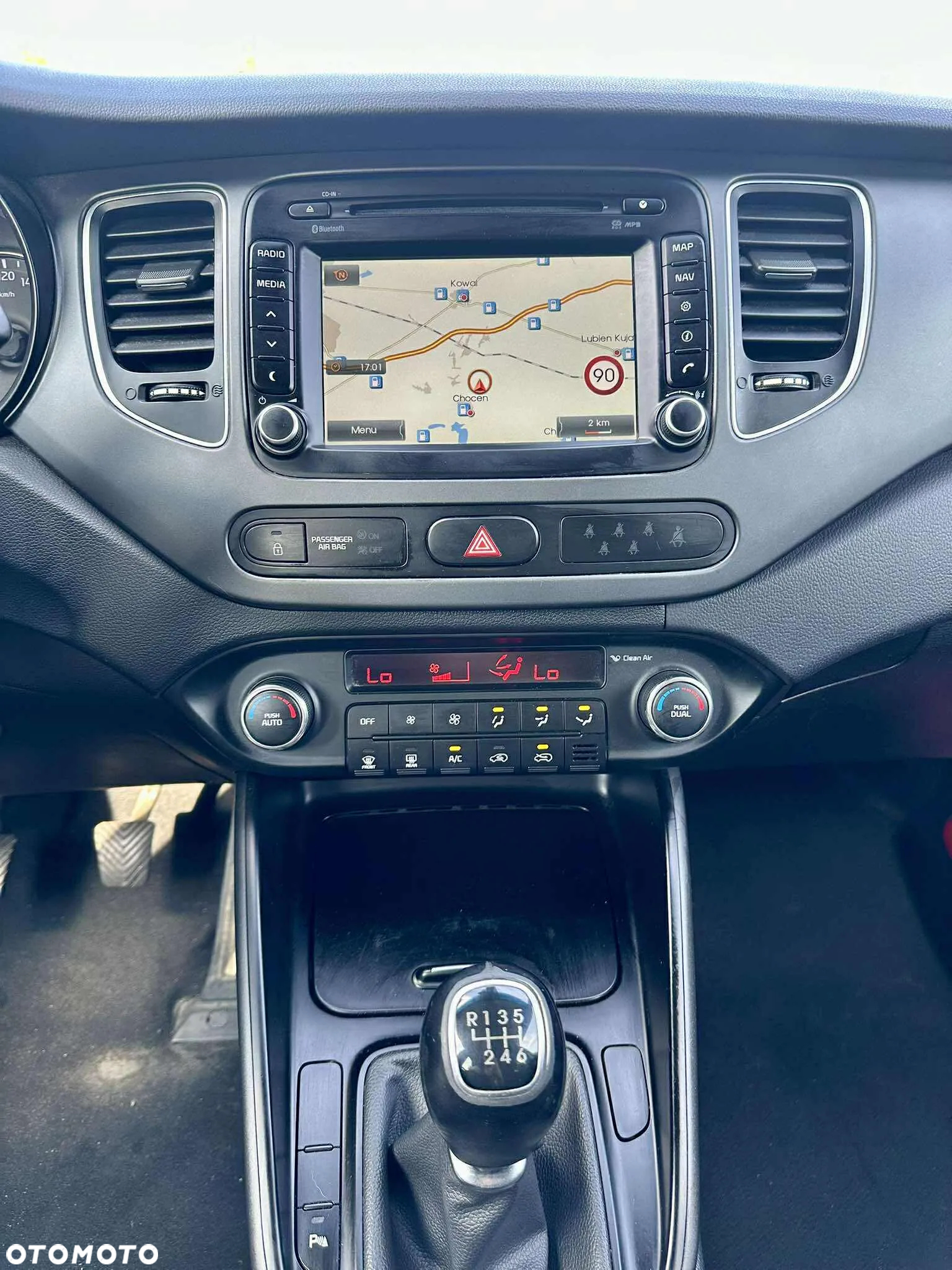 Kia Carens - 15