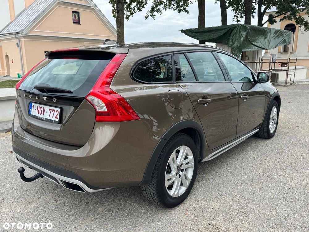 Volvo V60 Cross Country D3 Drive-E Momentum - 13