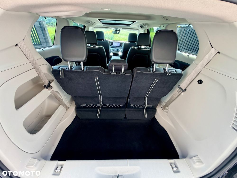 Chrysler Pacifica - 33
