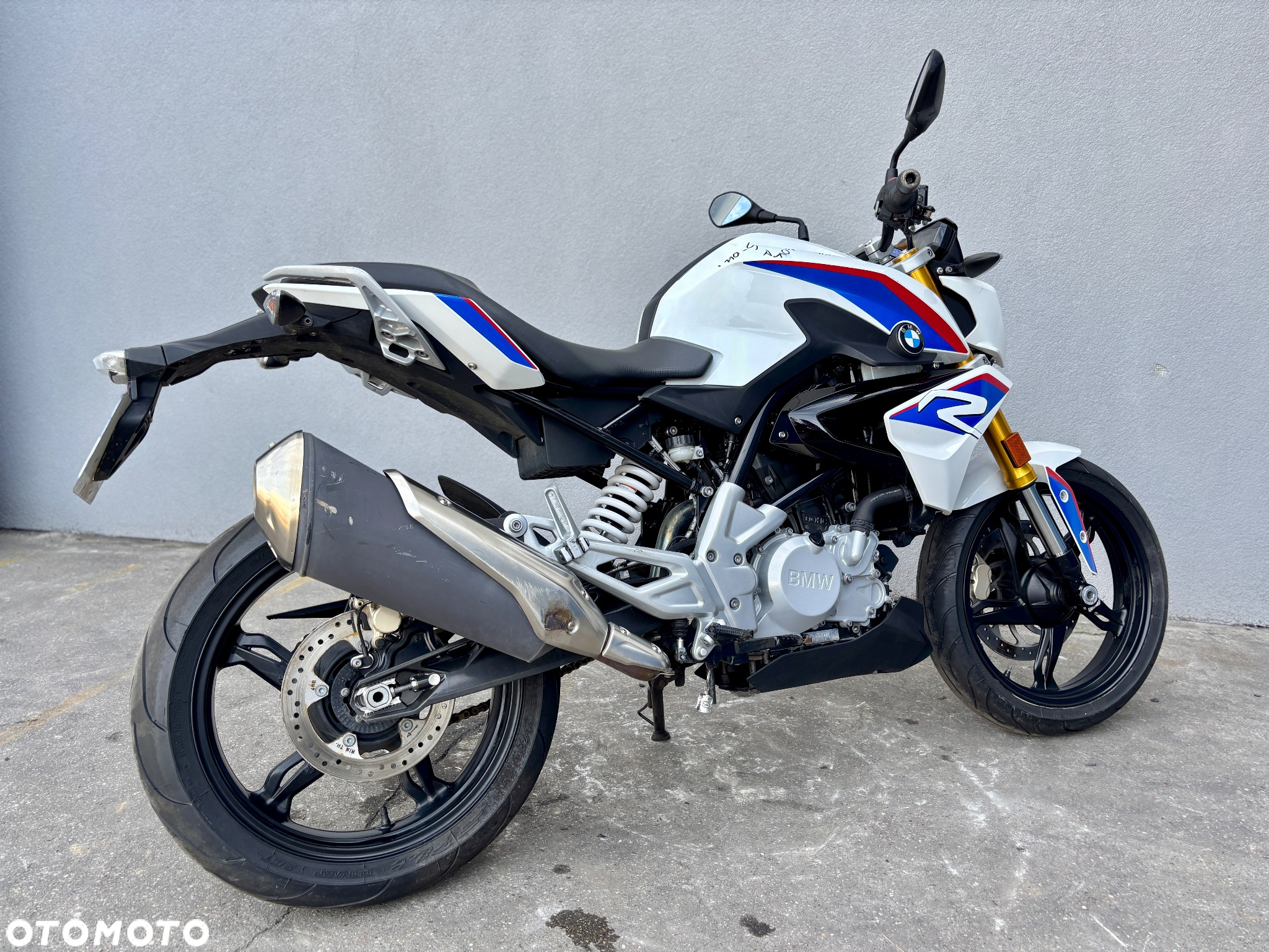 BMW G - 7