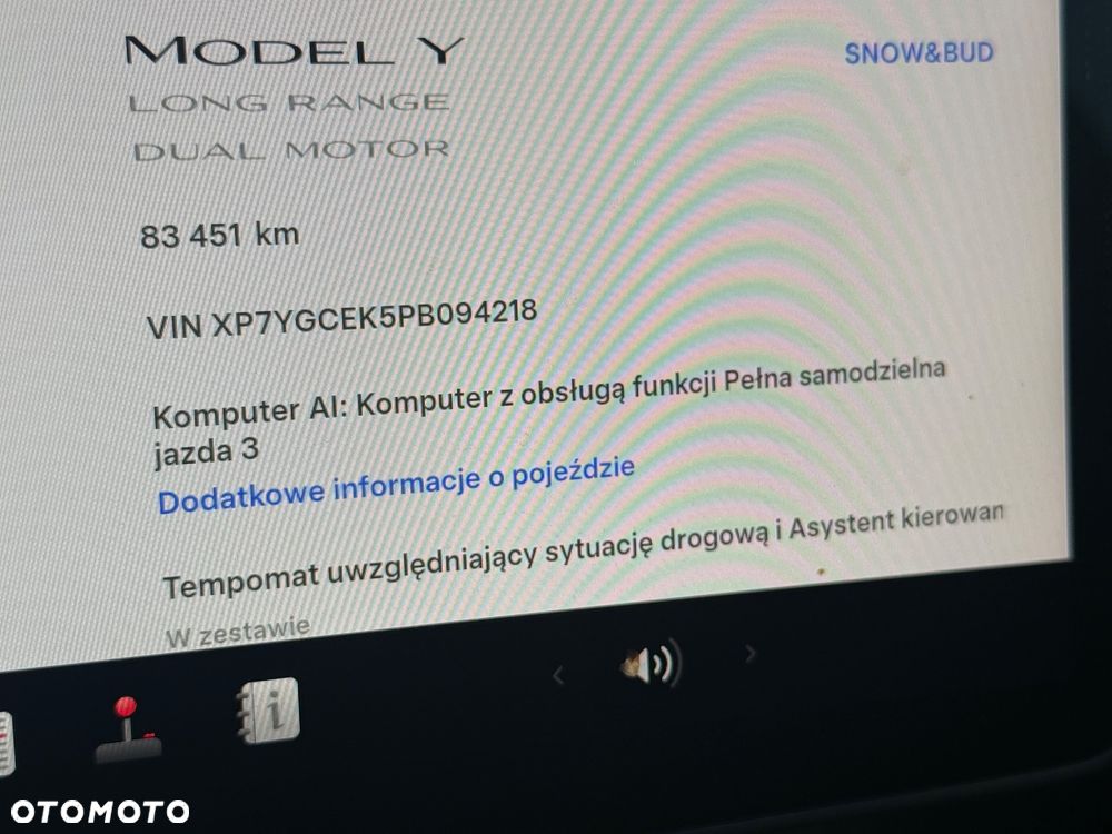 Tesla Model Y Long Range AWD - 11