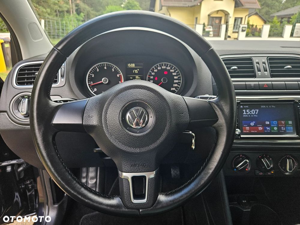 Volkswagen Polo 1.4 MATCH - 24
