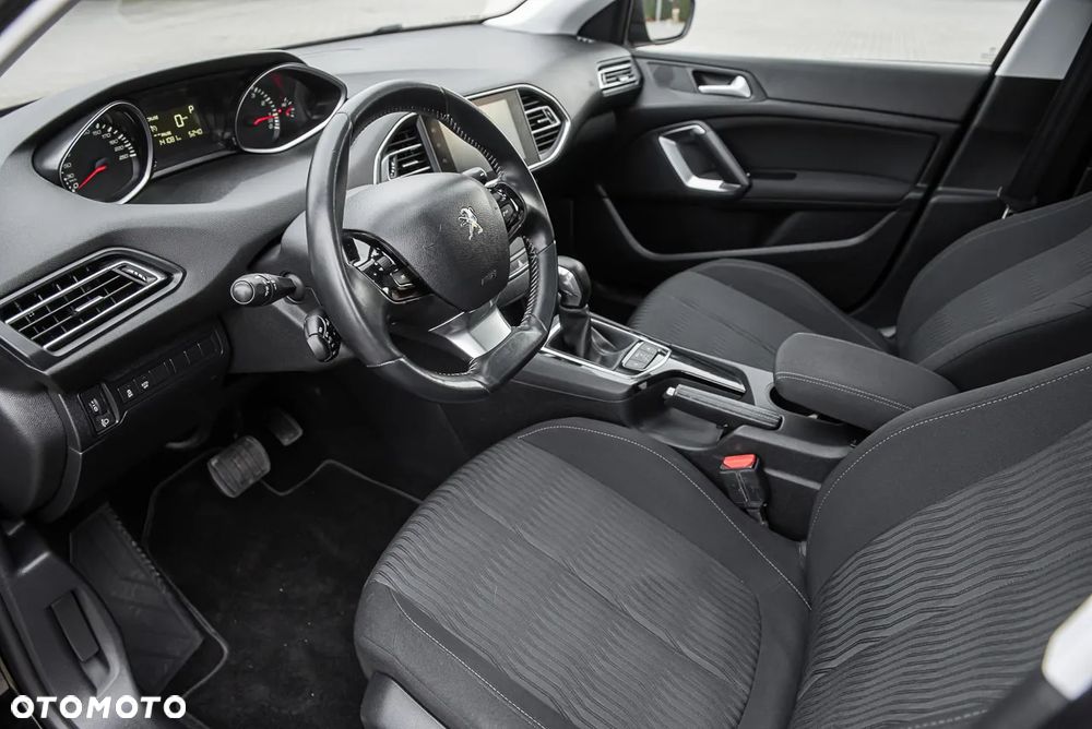 Peugeot 308 PureTech 130 GPF EAT8 Stop & Start Allure Pack - 15