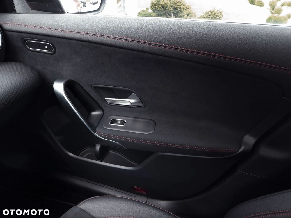Mercedes-Benz CLA 220 d 4-Matic AMG Line 8G-DCT - 23