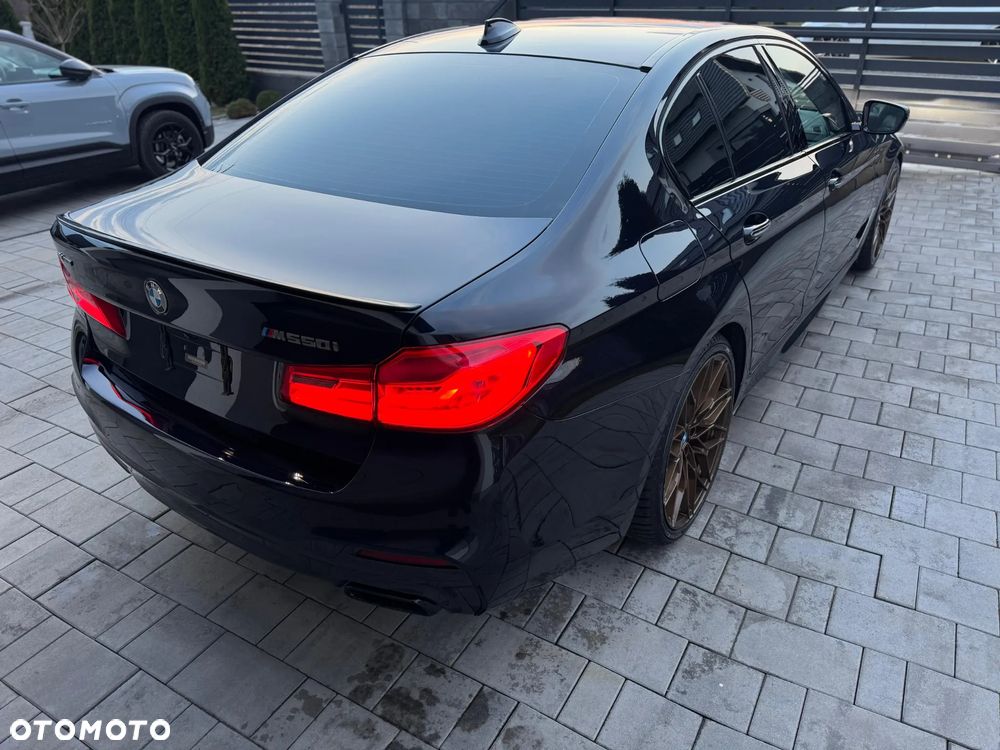 BMW Seria 5 M550i xDrive - 6
